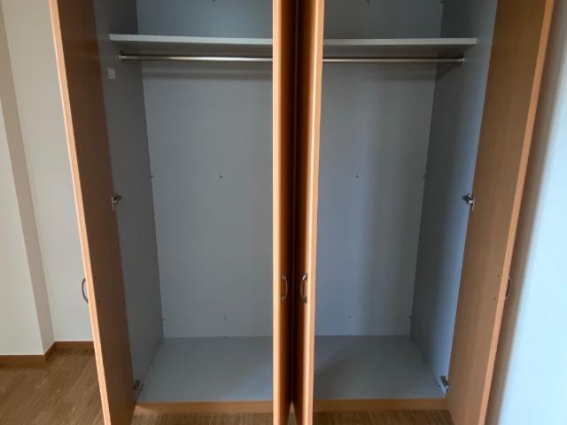 スカイパークオキツカ301号室 クローゼット