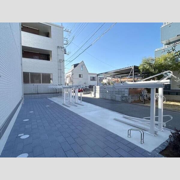 セレスティア西保木間 駐輪場