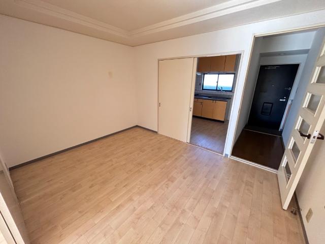 ロイヤルメゾン高森202号室 洋室