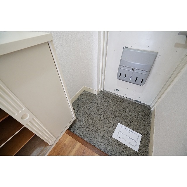 グレース大蔵0202号室 玄関