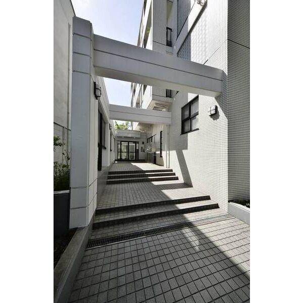 ブルーリーフ・K0201号室 エントランス