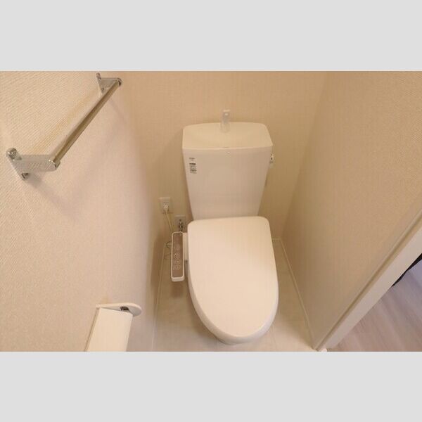 マ・メゾン鵠沼花沢　B205号室 温水洗浄暖房便座