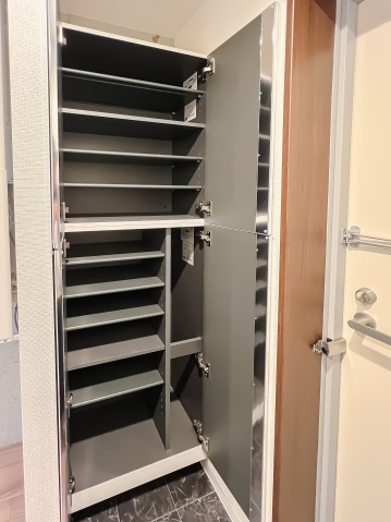 スカイラシクラス平和台303号室 シューズボックス