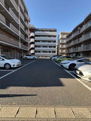 幸栄パレス501号室 駐車場