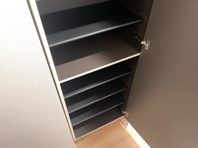 サウザンドリーフ203号室 下駄箱