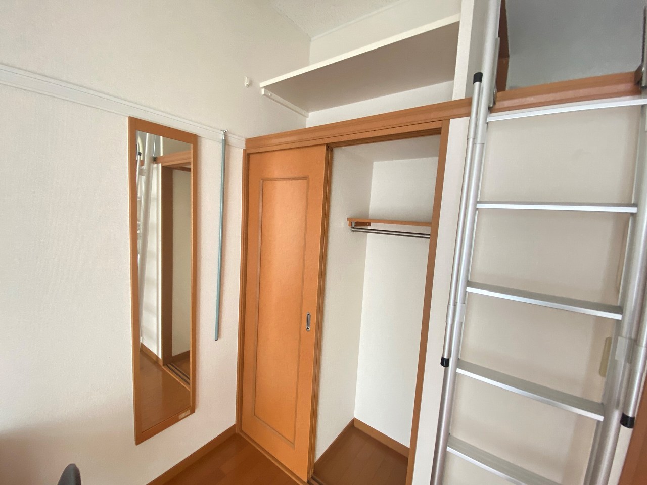 レオパレスパーシモン壱番館 内観