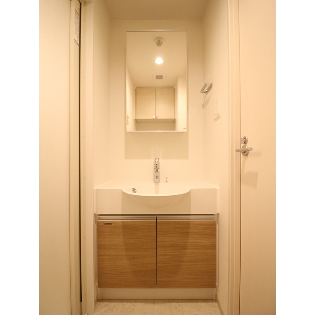 プレール・ドゥーク赤塚405号室 一面鏡洗面化粧台