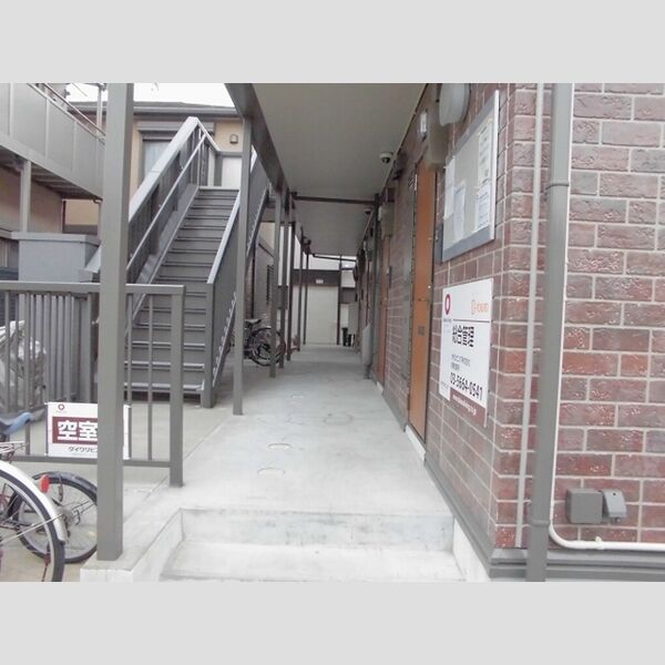 West Fiveーs 廊下