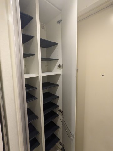 プラティーク大森山王103号室 収納