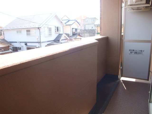 ライジング・サン102号室 ベランダ