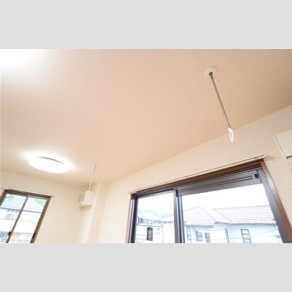 リビングタウンみずき　ABCC201号室 室内物干し