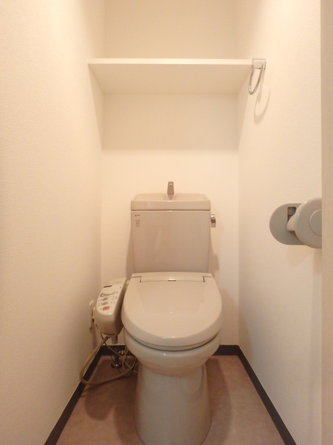 ガラ・シティ笹塚駅前 ゆったりとした空間のトイレです