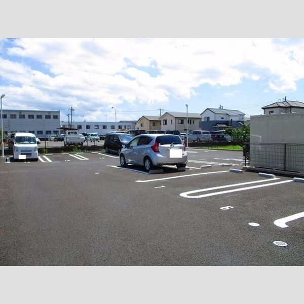 ラ・メール長須賀 駐車場