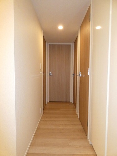 シティタワー金町　タワー棟6階 玄関側から見た廊下　内装済