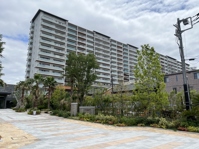 セントガーデン海老名Ⅰ街区1132号室 メインエントランス側より撮影