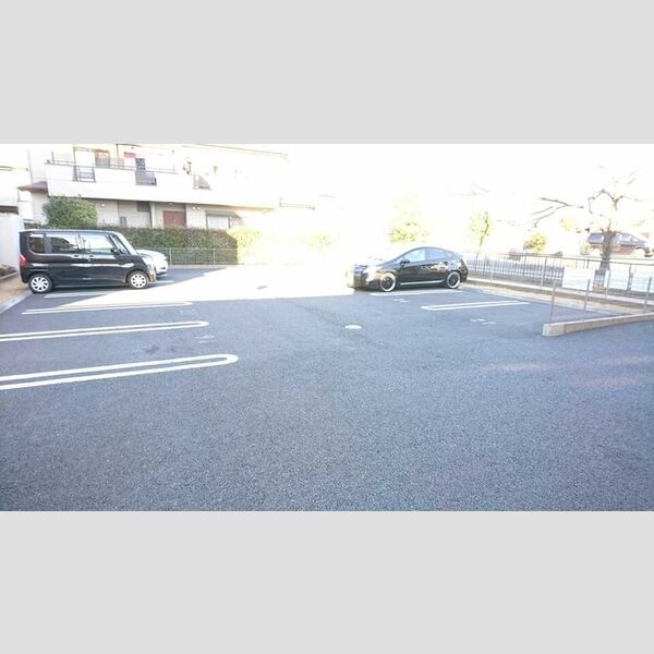 リバーパーク蒲生　C 駐車場