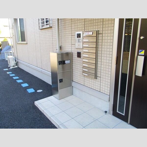 ロチュス207号室 宅配BOX