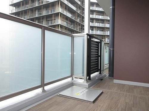 ＨＡＲＵＭＩ　ＦＬＡＧ　ＳＵＮ　ＶＩＬＬＡＧＥ　Ｔ棟 バルコニー