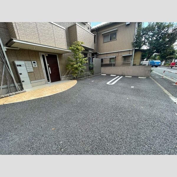 ベルウィル・メゾン 駐車場