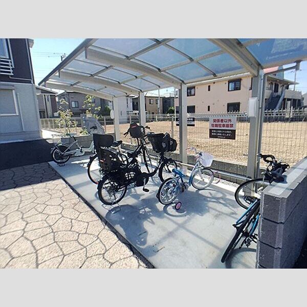 パーク根郷 駐輪場