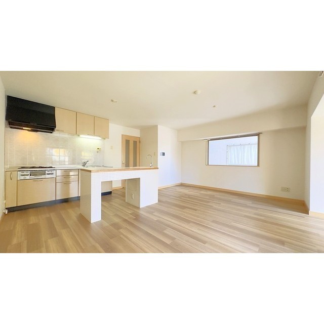 ラトゥール　レジュモー 内観