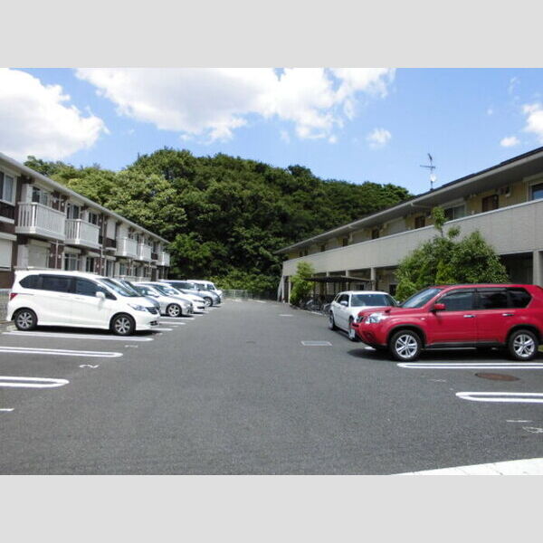 アーバンライフ萩台203号室 駐車場