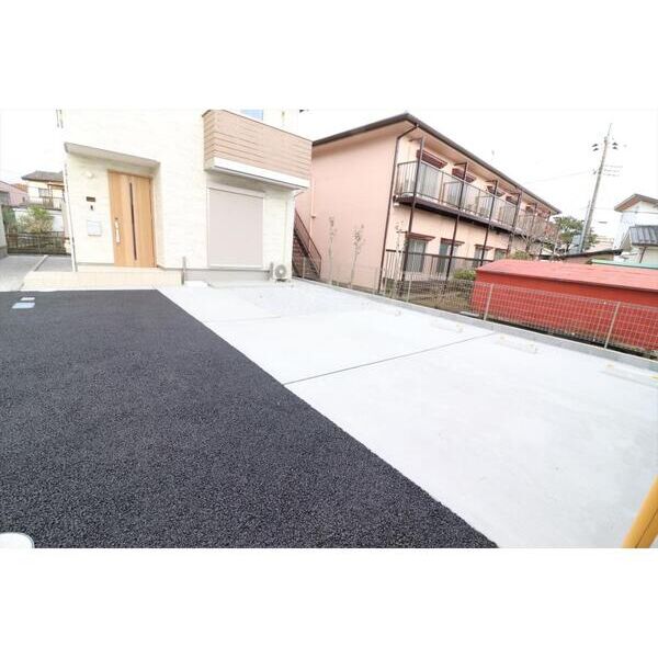 町田市矢部町戸建 駐車場