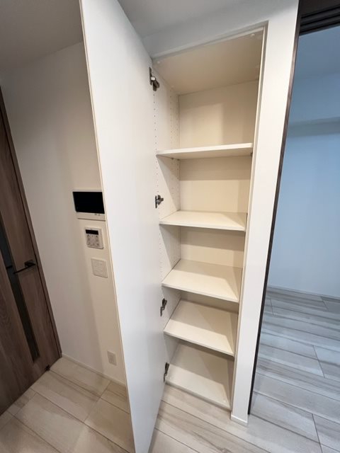 ドゥーエ菊川 収納