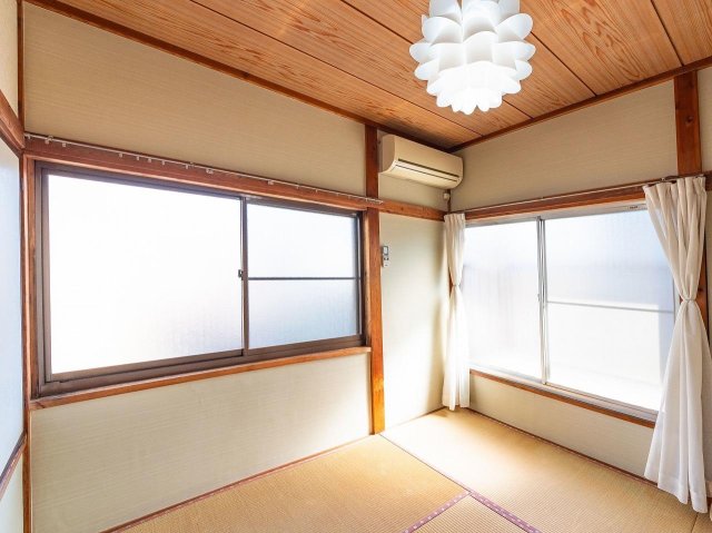 豊平町戸建 光と風が入る2面窓付き和室でゆったり