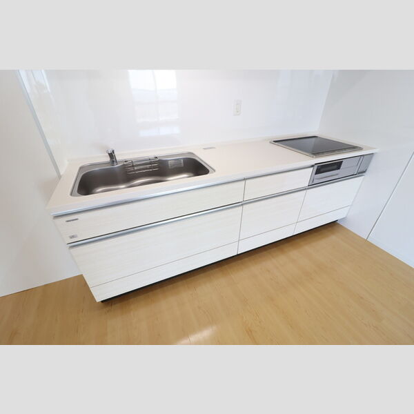 オーシャンビュー壱番館1303号室 システムキッチン