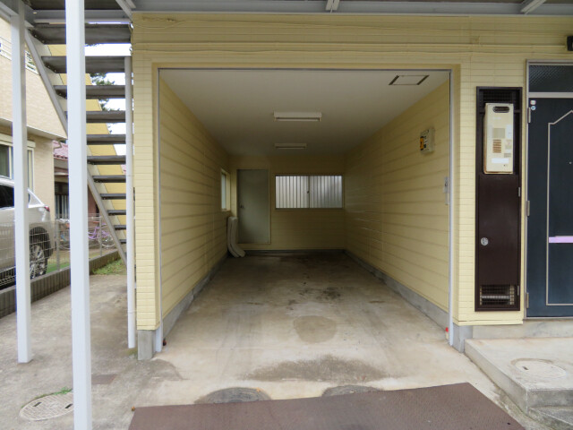 アミー一番館2階 駐車場