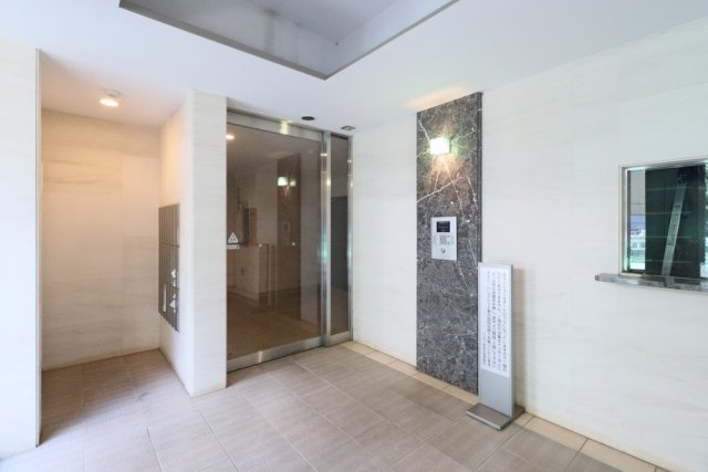 レジオス高井戸4階 エントランス