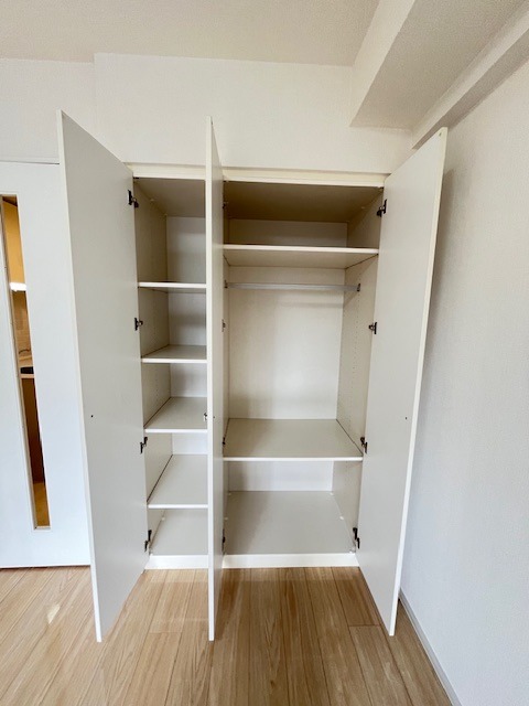 レジディア中落合B棟4階 収納