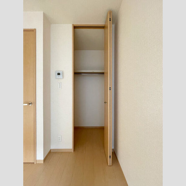 クレスト西戸部202号室 物入