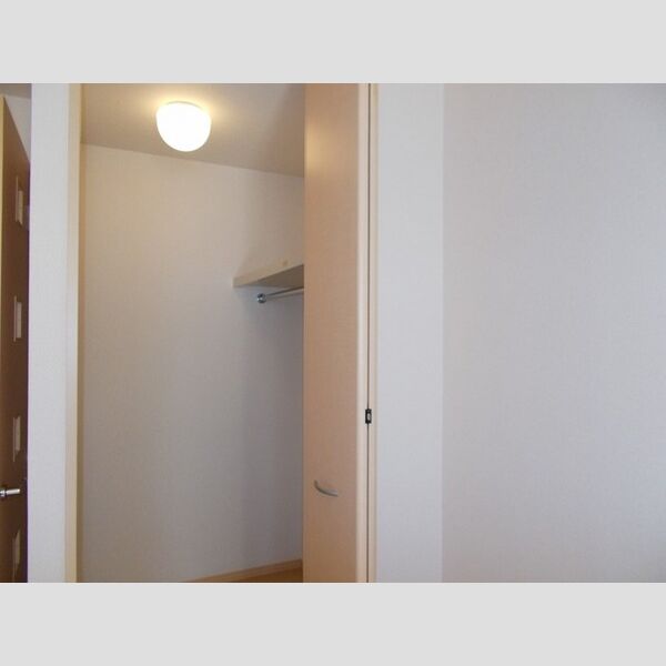 アンソレイユ港南台103号室 ウォークインクローゼット