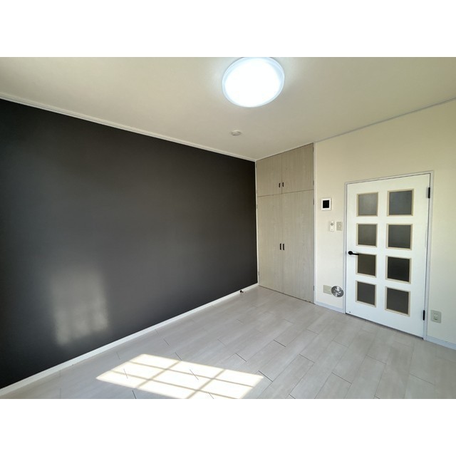 ヤングヒルズ越谷Ⅱ107号室 リビング