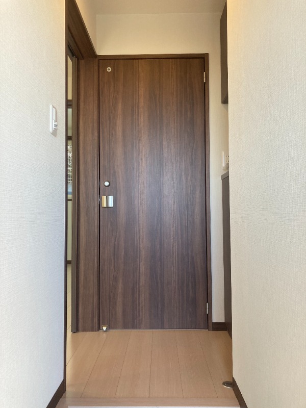 エムヒルズ1階 玄関