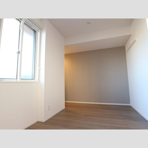 スカイ中央林間201号室 洋室