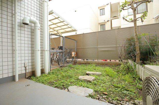 スターハイツ芦花公園1階 専用庭