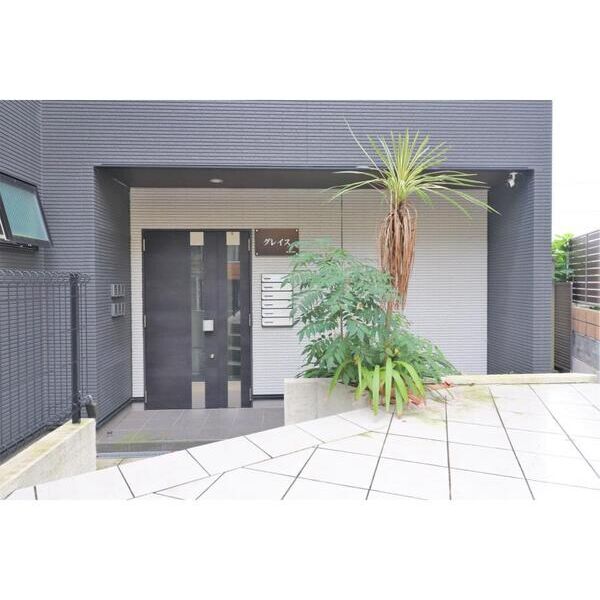 グレイス203号室 エントランス