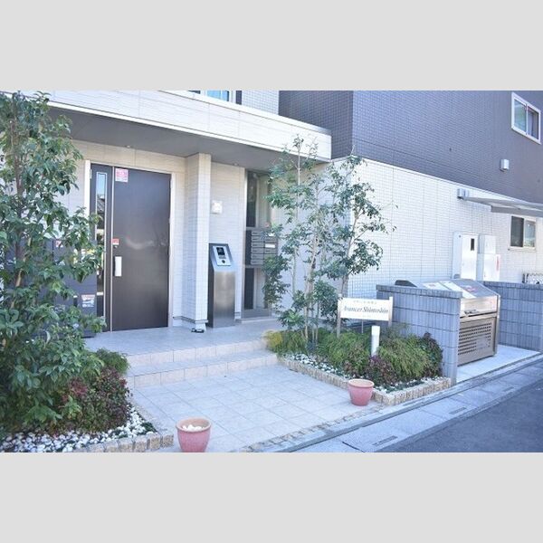 アヴァンセ新都心302号室 エントランス