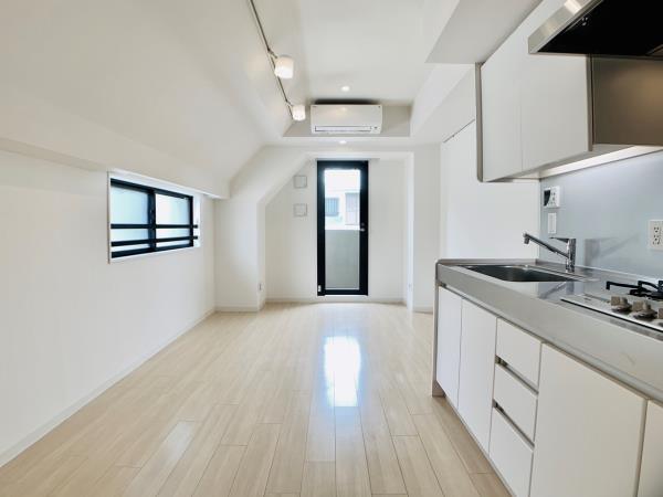 Ｂｒｉｌｌｉａ　ｉｓｔ　北沢3階 リビング