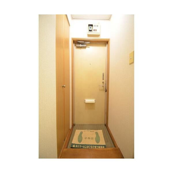 エステートピアエース102号室 玄関