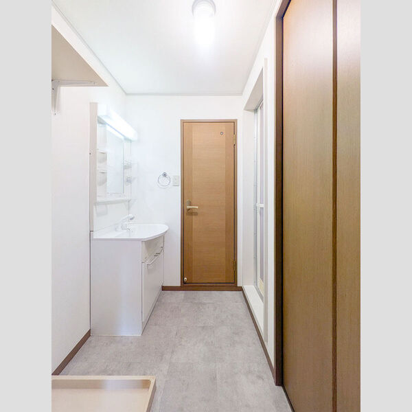 カロンアイリス201号室 洗面室