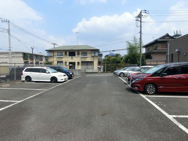 グレイスヒル橋本3階 駐車場