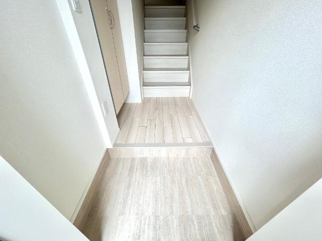 Ｓｍｉｌｅ　ｖｉｌｌａ（スマイル　ヴィラ）203号室 玄関