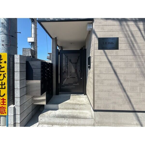 L.E.Hills106号室 エントランス