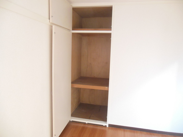 サンモール向台 北側洋室