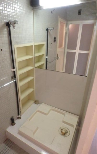 代官山東急アパートアネックス 室内洗濯機置場