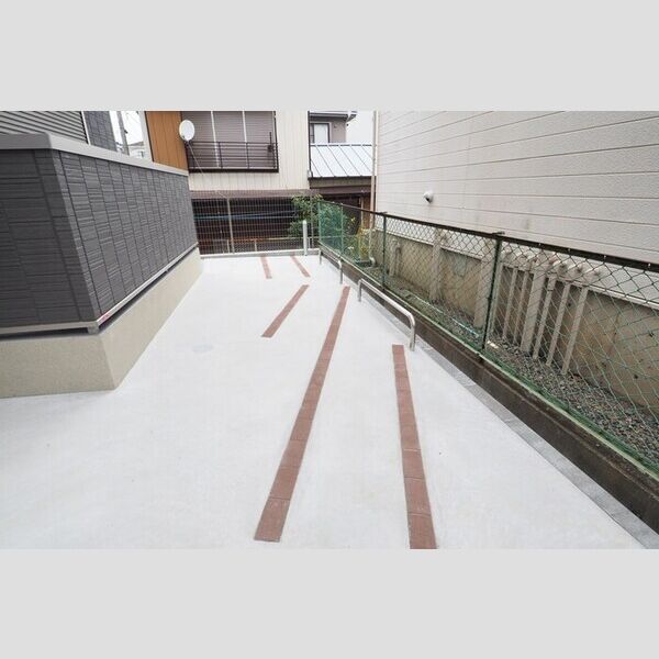 ロイヤルキング301号室 駐輪スペース